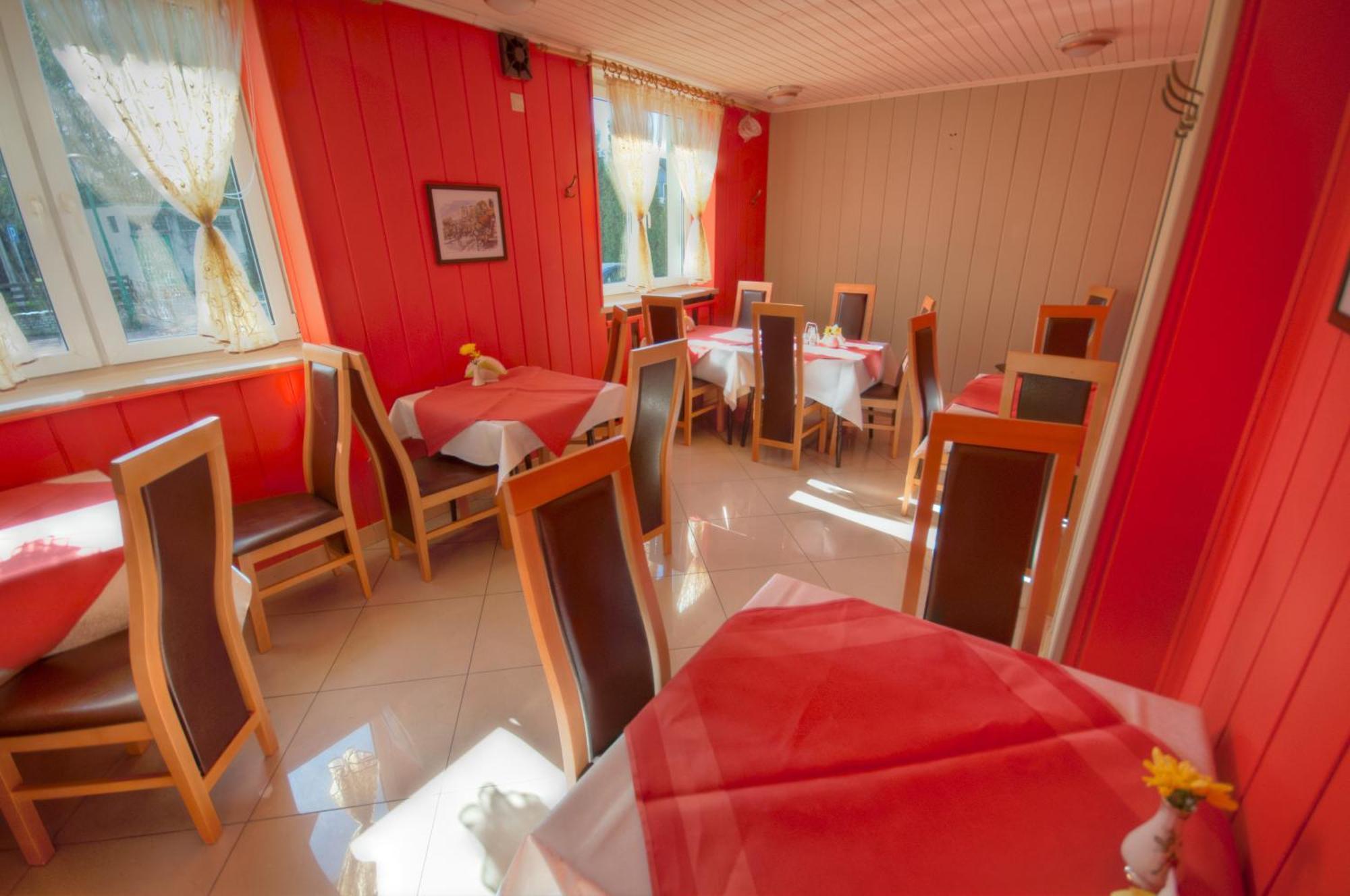 Karet Obiekt Hotelowy Скочув Экстерьер фото